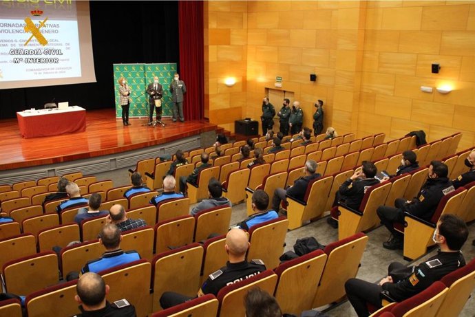 La Guardia Civil organiza una jornada formativa con policías locales sobre violencia de género