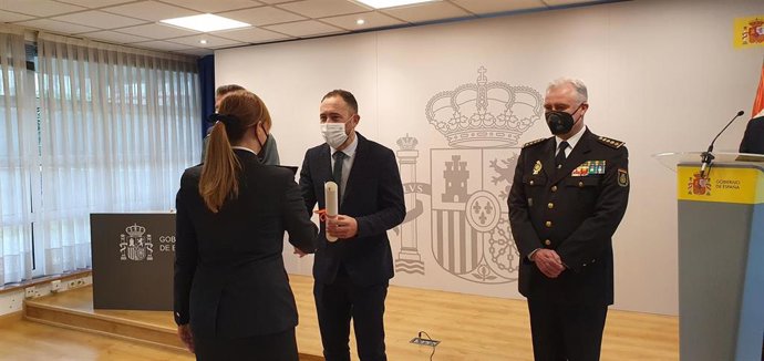 Acto de imposición de condecoraciones de la Orden de Isabel La Católica y la Orden al Mérito Civil