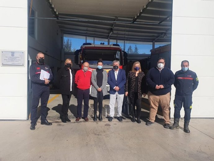 Visita de la Diputación de Granada al parque de bomberos de Almuñécar (Granada)