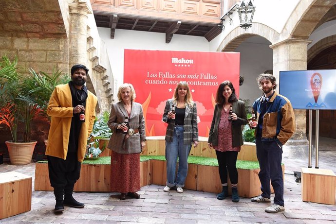 Presentación de los primeros ninots digitales candidatos a convertirse en el primer Ninot Indultat en NFT de la historia de Las Fallas.