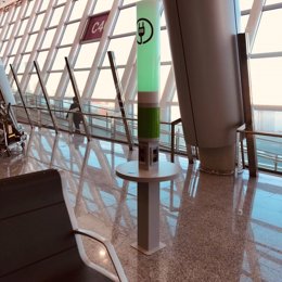 Archivo - Puntos de recargar en el aeropuerto de Palma