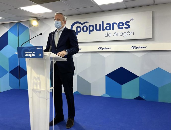 El presidente del PP Aragón, Jorge Azcón, en la sede del partido en la capital aragonesa.