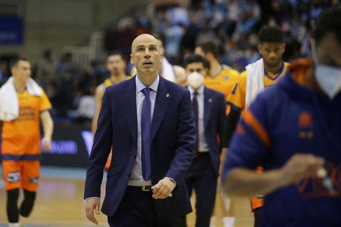 El entrenador del Valencia Basket, Joan Peñarroya, en un partido de la Liga Endesa 2021/22