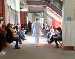 Archivo - Vacunación contra la COVID-19 en El Molinón