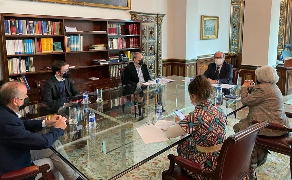 Reunión entre el Defensor del Pueblo y la Plataforma del Tercer Sector