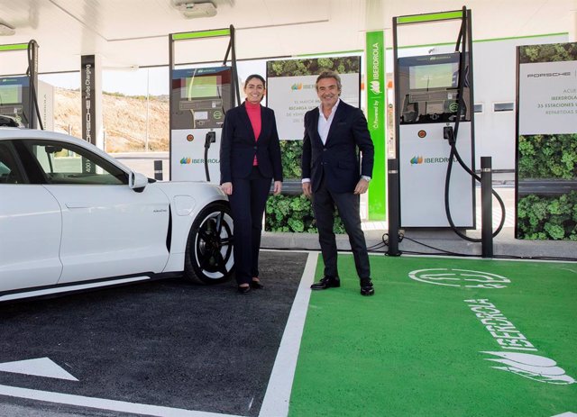 Iberdrola inaugura en Elche el mayor hub de recarga ultrarrápida para vehículos eléctricos del sur de Europa
