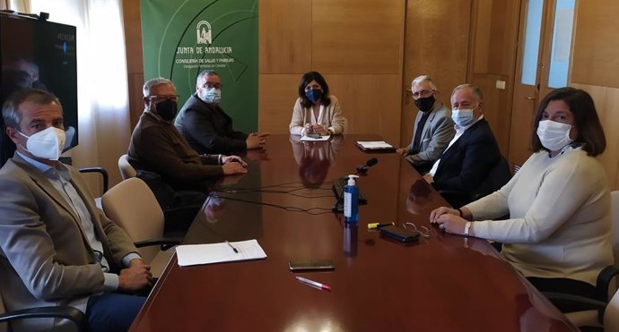 La delegada de Salud, María Jesús Botella, se reúne con la Unión Profesional Sanitaria de Córdoba.