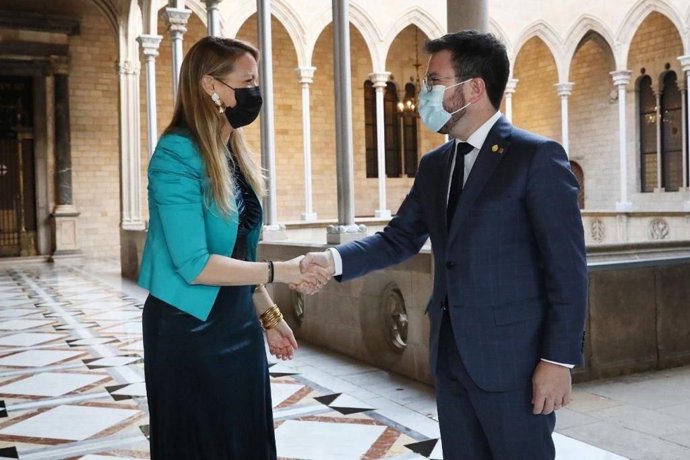 La delegada del Gobierno en Catalunya, Maria Eugnia Gay, se reúne con el presidente de la Generalitat, Pere Aragons.