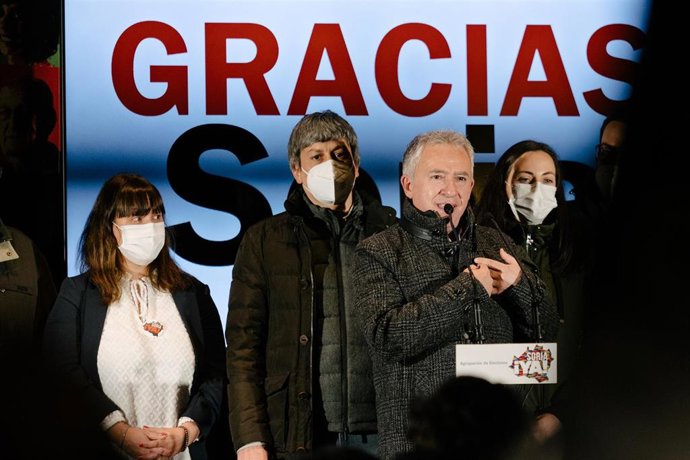 El candidato a la Presidencia de la Junta de Castilla y León por ¡Soria ya!, Ángel Ceña, valora los resultados obtenidos por su formación en los comicios para Castilla y León durante la noche electoral del 13F en la sede de Soria ¡Ya!.