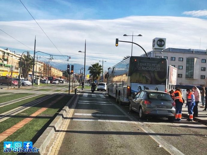 Colisión en el entorno de la estación de bus