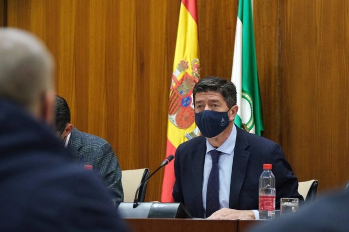 El vicepresidente de la Junta y consejero de Turismo, Regeneración, Justicia y Administración Local, Juan Marín, comparece en comisión parlamentaria.