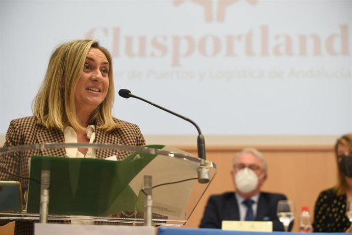 La consejera de Fomento, Infraestructuras y Ordenación del Territorio, Marifrán Carazo