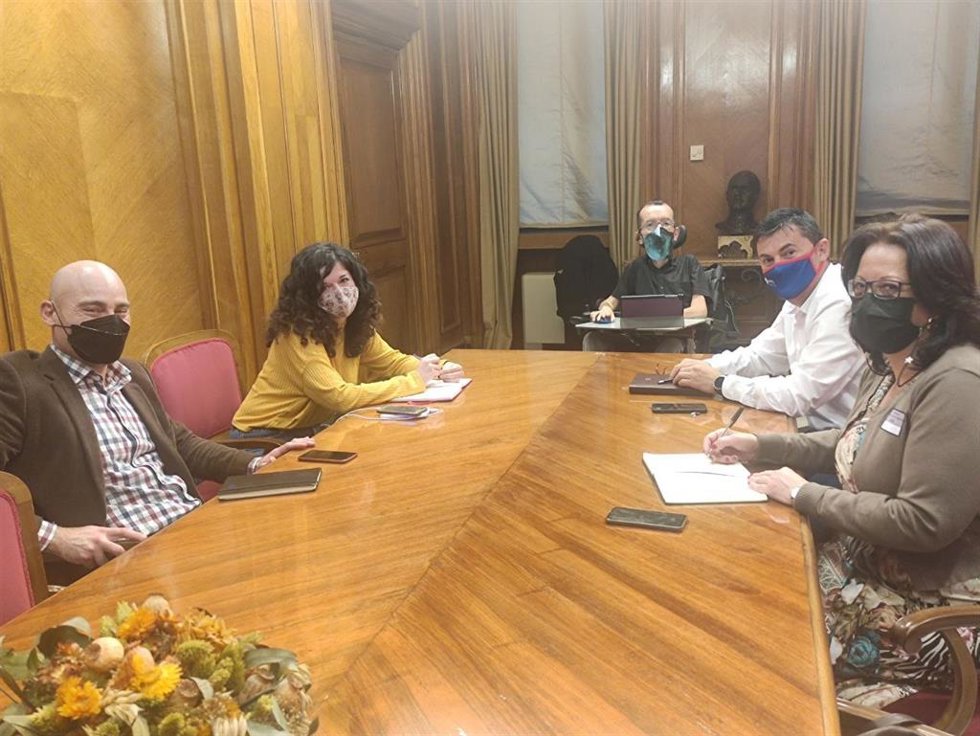 El portavoz de Unidas Podemos en el Congreso, Pablo Echenique, y los diputados del grupo confederal Txema Guijarro y Sofía Castañón se reúnen con representates de la Unión de Profesionales y Trabajadores Autónomos (UPTA).