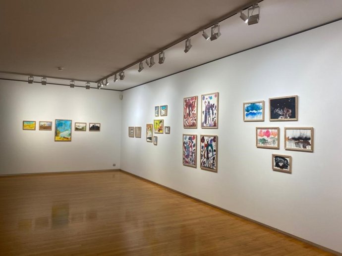 Algunes de l'obres de l'exposició '100 singulars' a la Sala Parés de Barcelona