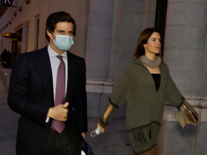 Fernando Fitz-James y Sofía Palazuelo acuden a la opera "El Abrecartas" en el Teatro Real