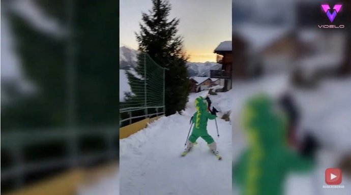 Divertida caída de un niño esquiando