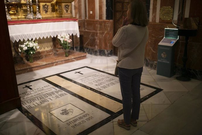 Archivo - Imágenes de recurso de la tumba del general franquista Queipo de Llano y Sierra en la Basílica de la Macarena