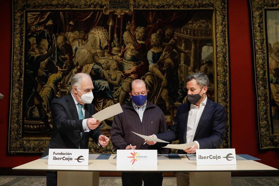 Ibercaja renueva su compromiso con Coapema, para acercar a los mayores la tecnología digital y la educación financiera.