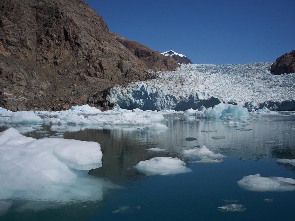 Archivo - Los glaciares y el océano se derriten por el cambio climático