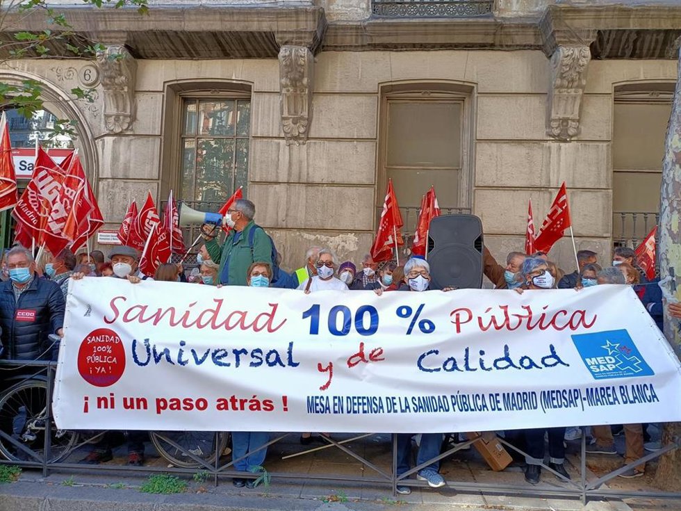Archivo - La Marea Blanca protesta por una mejora de la Atención Primaria