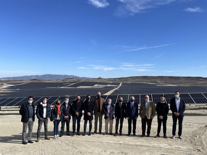 Paracuellos de Jiloca estrena una planta fotovoltaica de 50 megavatios, tras una inversión de 32 millones de euros de la empresa Energy Intersol.
