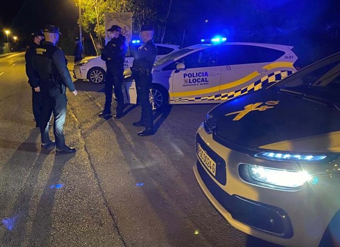 Agentes de la Guardia Civil detienen a un hombre por diversos robos en Alcudia.