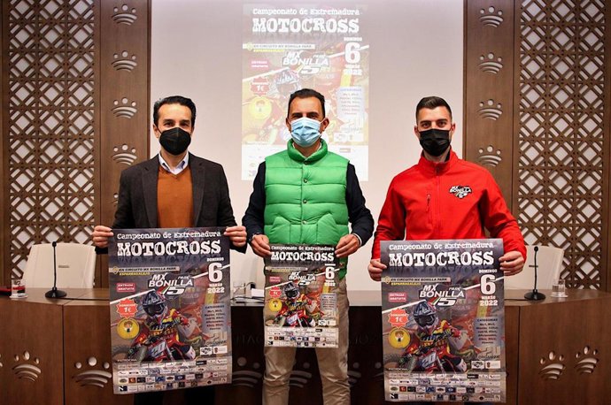 Esparragalejo organiza su primer Campeonato de Extremadura de Motocross.