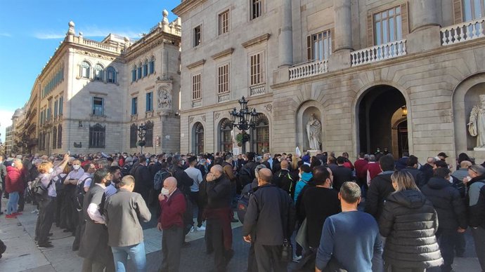 Concentració dels treballadors de bus de TMB a la plaa Sant Jaume de Barcelona