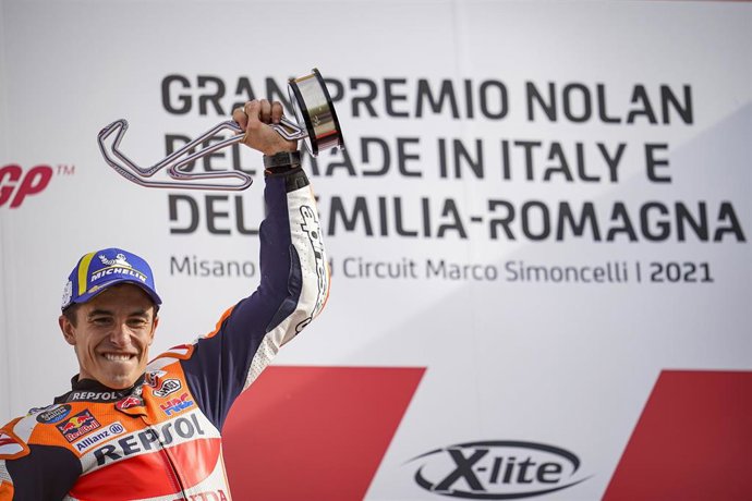 Archivo - Marc Márquez celebrando su victoria en el Gran Premio Emilio Romaña 2021