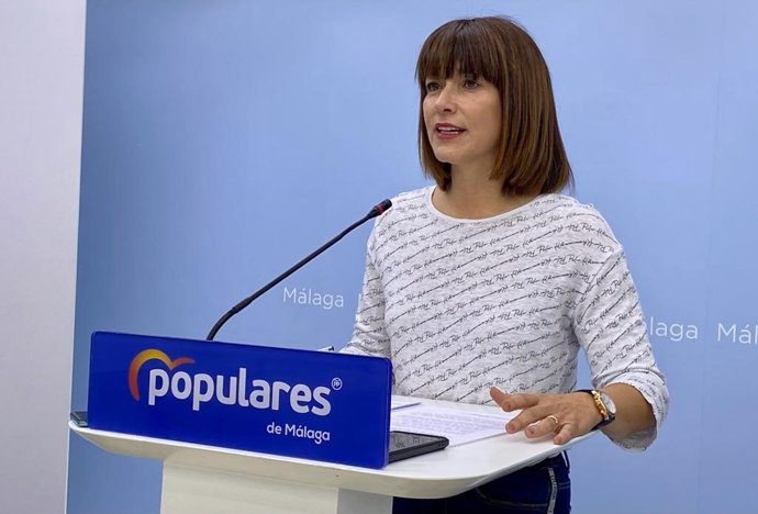 La vicesecretaria de Acción Sectorial y Participación del PP de Málaga, Ruth Sarabia, en rueda de prensa