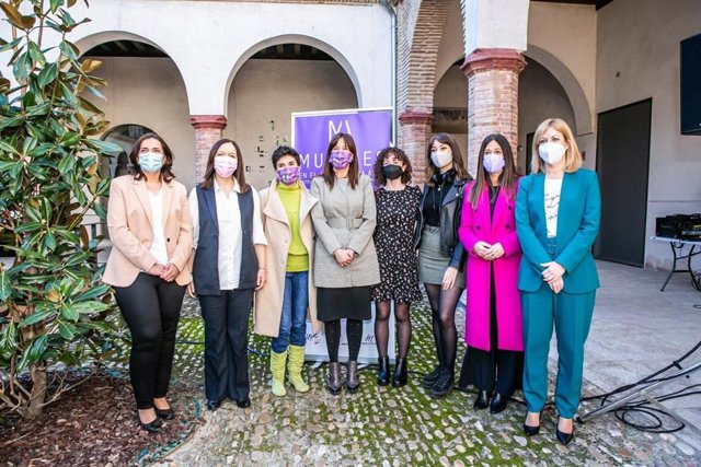 VIII Edición de los Premios y Muestras Mujeres en el Arte 'Amalia Avia'.