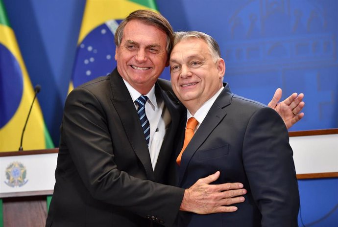 El presidente brasileño, Jair Bolsonaro,  y el primer ministro húngaro, Viktor Orbán. 