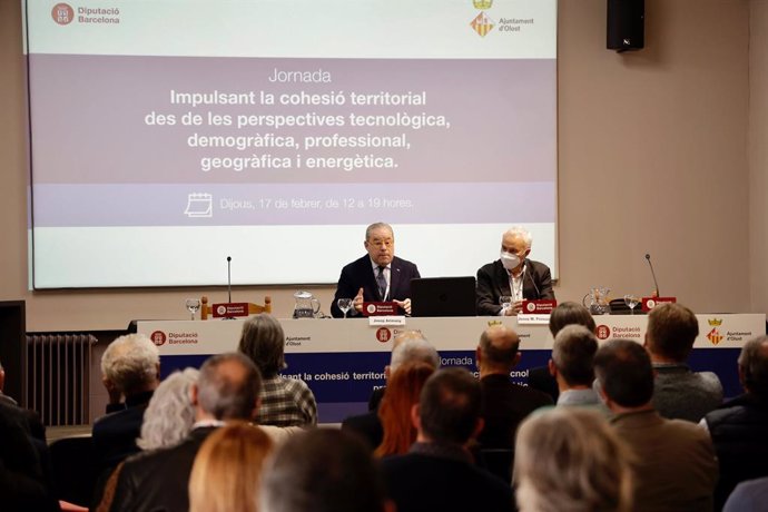 El diputat d'Innovació, Governs Locals i Cohesió Territorial de la Diputació de Barcelona, Josep Arimany, en la jornada 'Afrontant els reptes de la despoblació des de la cohesió territorial'