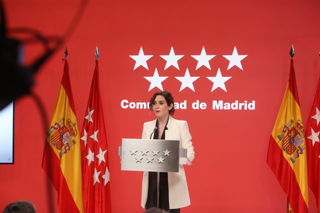 La presidenta de la Comunidad de Madrid, Isabel Díaz Ayuso, en una rueda de prensa en la Real Casa de Correos, a 17 de febrero de 2022, en Madrid (España).