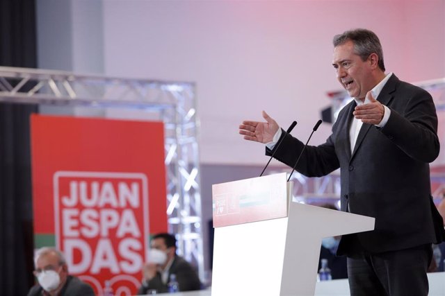 El secretario general del PSOE de Andalucía, Juan Espadas, participa en el Comité Director del PSOE de Andalucía a 17 de Febrero de 2022 en Málaga, Andalucía.