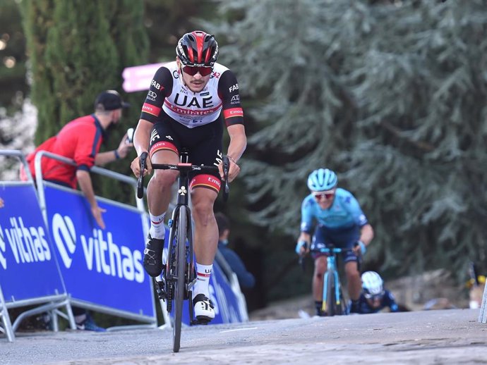 El ciclista italiano Alessandro Covi (UAE Team Emirates) gana la segunda etapa de la Vuelta a Andalucía Ruta del Sol 2022