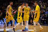 El Lenovo Tenerife tumba dos veces a 'La Penya'