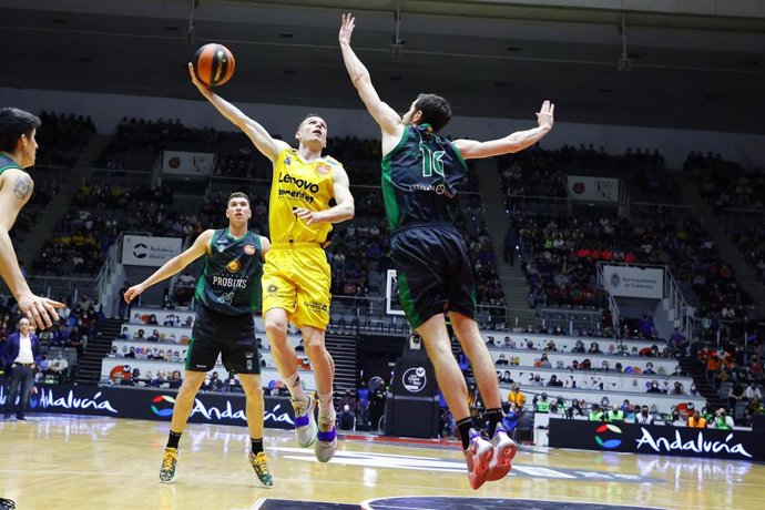 Imagen del cuarto de final entre el Joventut-Lenovo Tenerife de la Copa del Rey 2022