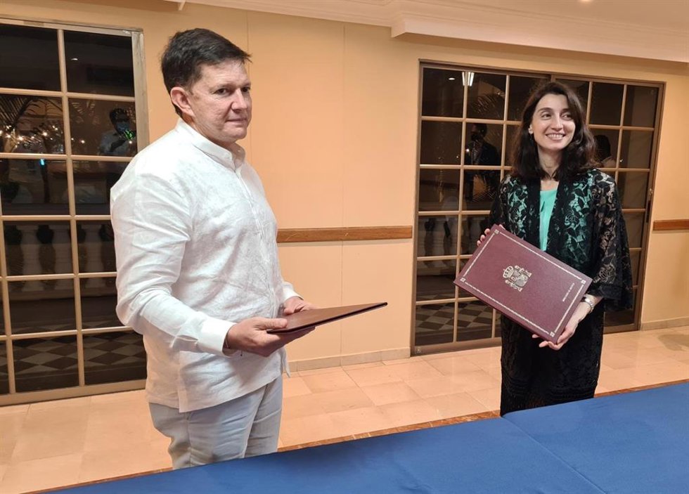 La ministra de Justicia, Pilar Llop, con su homólogo colombiano, Wilson Ruiz.