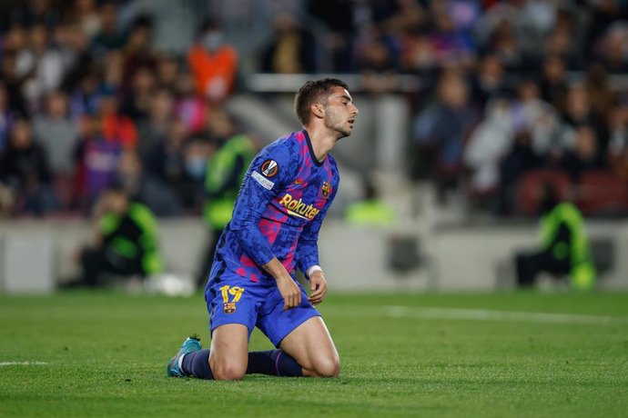 Ferran Torres of FC Barcelona laments during the Europa League match between FC Barcelona and SSC Napoli at Camp Nou Stadium on February 17, 2022 in Barcelona.
