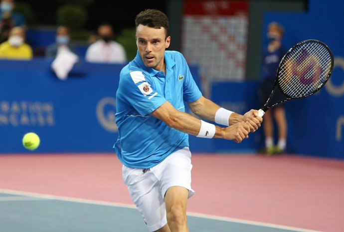 Roberto Bautista-Agut of Spain in action against Alexander Bublik of Kazakhstan during the quarter-finals of the Open Sud de France 2022, ATP 250 tennis tournament on February 4, 2022 at Sud de France Arena in Montpellier, France - Photo Laurent Lairys 