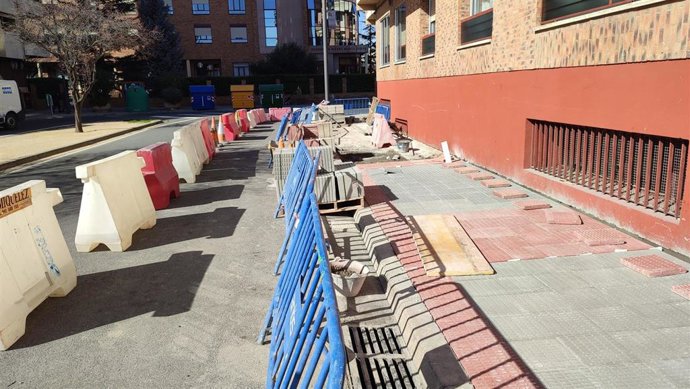 El Ayuntamiento realiza obras de reparación del pavimento de un tramo de la calle Padre Claret