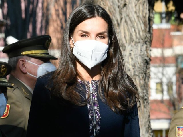La Reina Letizia ha protagonizado en la Residencia Militar "San Fernando" su último acto de la semana