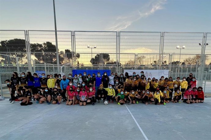 La reformada IDB Barrio del Aeropuerto en Madrid amplía sus pistas deportivas y zonas estanciales.