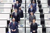 Macron celebra el acuerdo de la UE con África para la transferencia de tecnología para producir vacunas ARNm