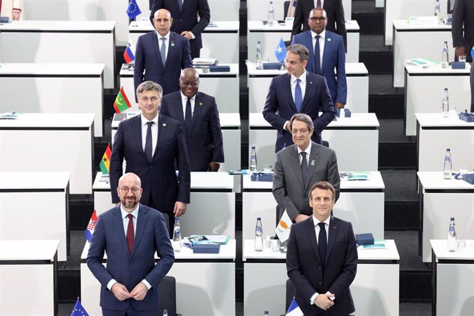 Foto de familia de la cumbre entre líderes de la Unión Europea y la Unión Africana