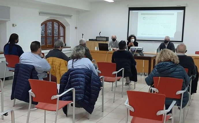 Reunión con diferentes entidades sociales para abordar la modificación número 3 del Plan Territorial Insular (PTI) de Mallorca.