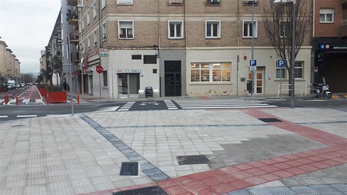 Una de las aceras en San Jorge.