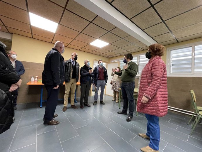 Visita del alcalde al CEIP Paulo Osorio para comprobar el estado de la reforma.