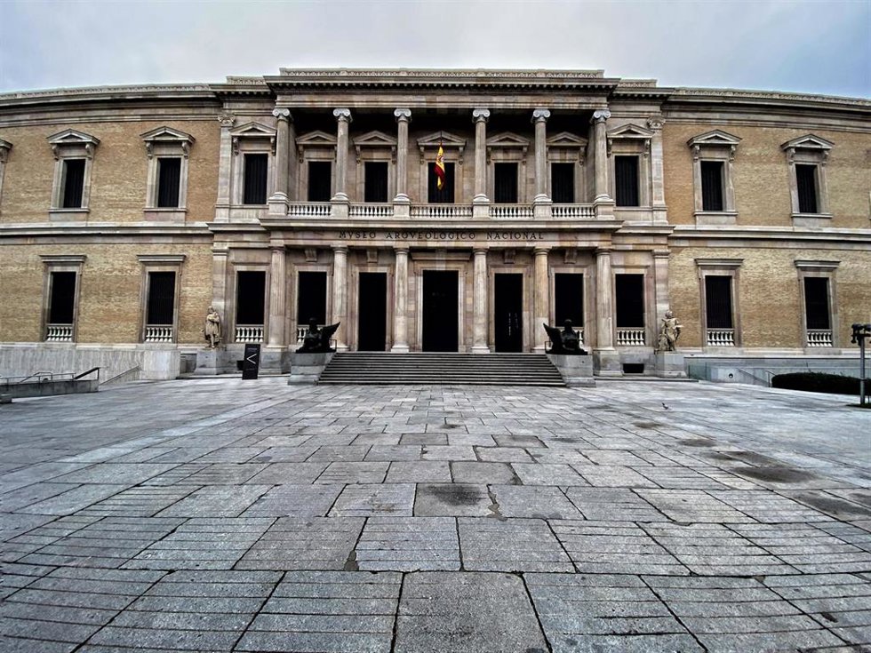 Archivo - Entrada principal del Museo Arqueológico Nacional (MAN). 